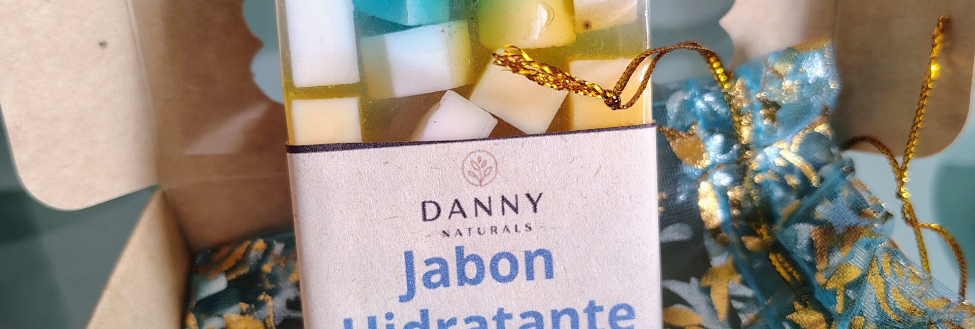 Jabón de Pantenol, Glicerina y Manteca de Karité.